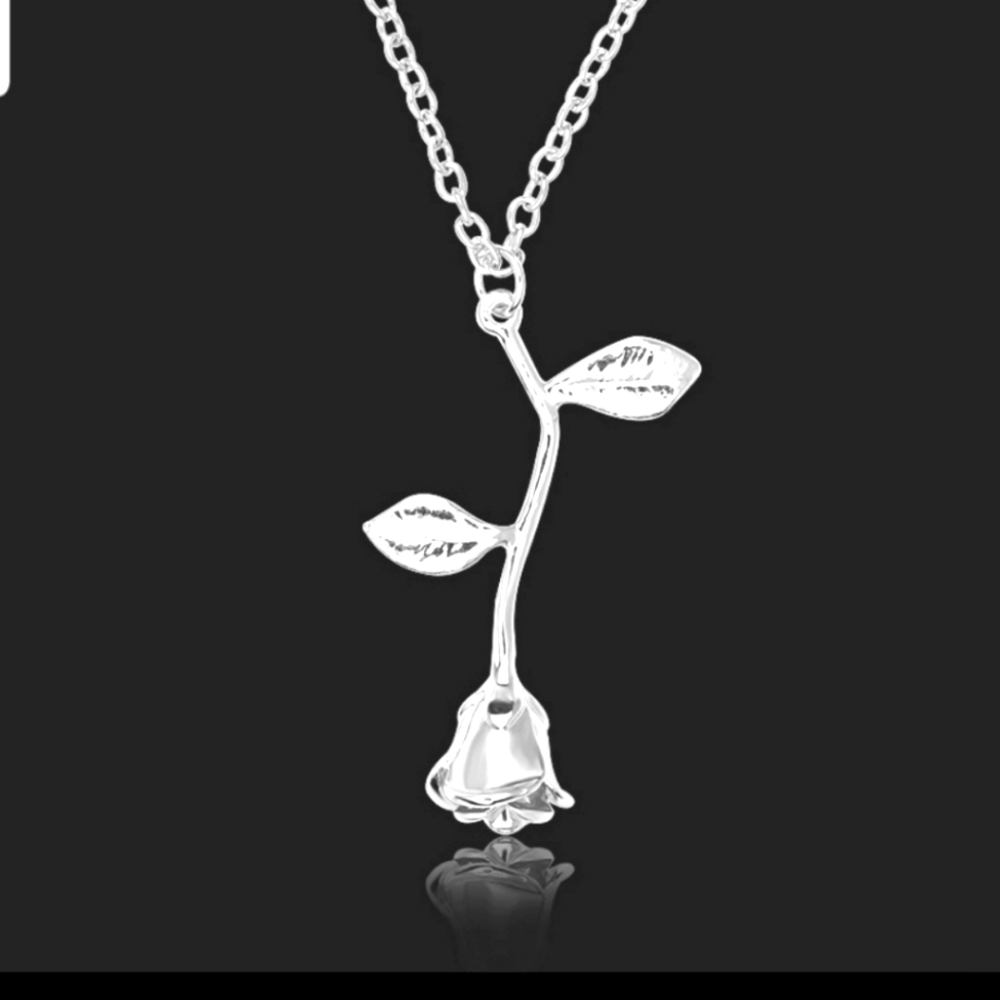 Silver 🌹 Rose pendant necklace